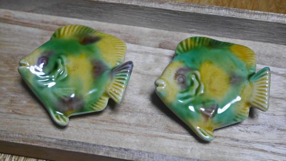 長崎三彩陶器の魚型箸置き – KEISUI ART STUDIO