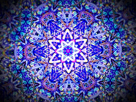 奇麗な万華鏡模様をソフトを使って更に編集してみた。 – KEISUI ART STUDIO