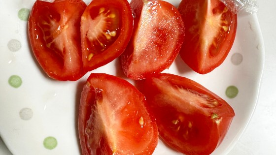 ほたる」という名の高知県四万十町産・真っ赤なトマトは水に沈んだ